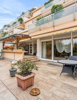 Exklusive 4-Zimmer- Erdgeschosswohnung mit Garten und 2 TG-Stellplätzen in München-Neuperlach - München