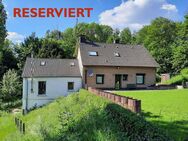 RESERVIERT - "Volltreffer für die große Familie!" Zweifamilienhaus mit 2 Eingängen, 2 Terrassen, Garage, eigener Zufahrt und großem Gewölbek - Bochum