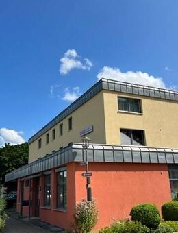 PROVISIONSFREI - SOLNHOFEN/ALTMÜHLTAL - WOHNEN ODER ARBEITEN - 2,5-ZIMMER-WHG. ODER PRAXIS - TERRASSE + PARKPLATZ - GEPFLEGTES WOHN- U. GESCHÄFTSHAUS - Solnhofen