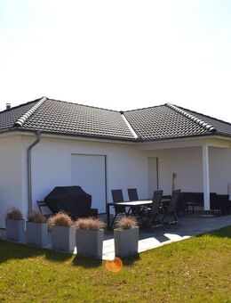 Modernes neuwertiges Einfamilienhaus als Winkelbungalow in ruhiger Lage - Laage