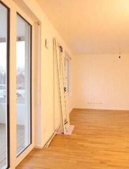 Große Fenster - viel Platz. - Berlin