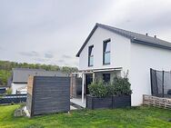 Neuwertiges Einfamilienhaus (Baujahr 2021) mit moderner Ausstattung, 119 m² Wohnfläche, 528 m² Grundstücksfläche, Energieeffizienzklasse B - Wachenroth