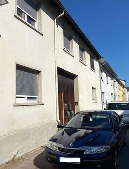 °°° MEHRFAMILIENHAUS MIT 4 WOHNUNGEN, 3 GARAGEN, GARTEN UND AUSBAUPOTENZIAL °°° - Dettenheim