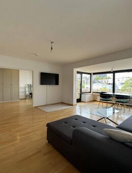 Lichtdurchflutete 4 Zi. Wohnung, 3 Balkone, EBK, Skylineblick mitten im Westend - Frankfurt (Main)