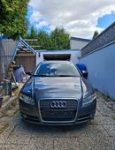 Audi A4-2,0 liter-200 PS-Benzin GETRIEBESCHADEN (Automatik).!!!!!! in 41199