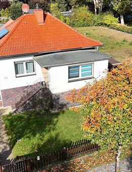 Charmantes Einfamilienhaus mit großem Grundstück und vielseitigen Nebengebäuden - Zeuthen
