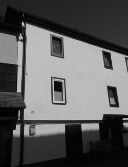 Doppelhaus mit charmanter Gaststätte und traumhafter Terrasse - Genießen Sie den perfekten Ausblick! - Staufenberg (Hessen)