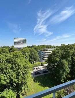Rarität in München-Bogenhausen: Helle 4-Zimmer-Wohnung mit Einlieger-Apartment im Cosimapark - München
