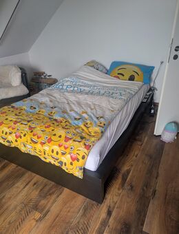 Ikea Malm Bett schwarz 140x200 inklusive Lattenrost Matratze und mehr Schnäppchen Ikea Malm Bett inklusive Lattenrost und einer Matratze die eine Seite etwas härter und eine Seite etwas weicher ist. dazu gebe ich den Matratzenschoner und das passend Laken - Berlin Neukölln