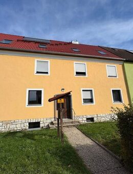 Sonnige 2-Zimmer-Wohnung in ruhiger Lage - frisch renoviert & sofort bezugsfrei - Sulzbach-Rosenberg