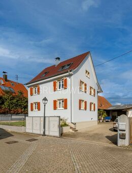Teilsaniertes Zweifamilienhaus mit großem Garten & Wirtschaftsgebäude im Angebotsverfahren - Teningen