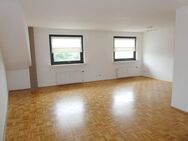 Lichtdurchflutete 2-Zimmer-Dachgeschoss-Wohnung in Schloßparknähe! - Moers