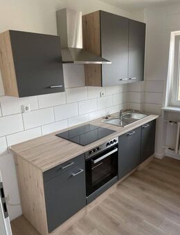 3-Zimmer Whg Herborn Stadt mit Balkon, Einbauküche, Dusche & Badewanne und Stellplatz - Herborn (Hessen)