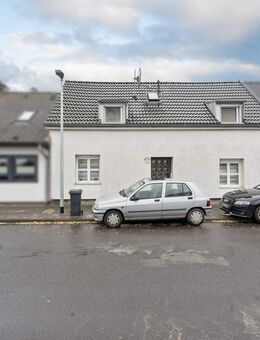 Stilvoll saniertes Reihenhaus von ca. 1900 mit Gäste-Dependance in Düsseldorf-Benrath - Düsseldorf