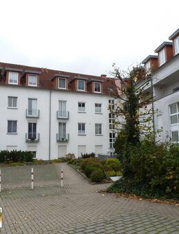Beckum-Zentrum: Parterre-Wohnung mit Loggia - Beckum