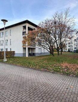 Kapitalanlage mit Perspektive: 3 Wohnungen + 3 TG-Stellplätze in Toplage - Schönefeld