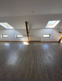 Großzügiges 4ZKB Apartement in ruhiger Hinterhauslage - Zeitz