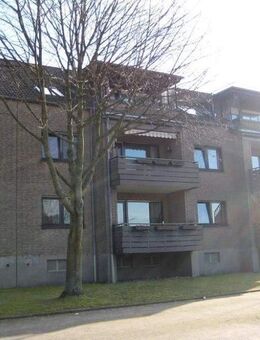 WBS f. 2 Zimmer erforderlich ! Großzügige Dachgeschoßwohnung mit Loggia in Bielefeld-Brackwede! - Bielefeld