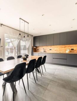 NEUWERTIG & Familiengerecht: Kernsanierte DHH (2024) mit riesigem Grundstück - Gladbeck