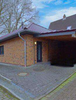 Burg: Alles auf einer Ebene - Burg (Dithmarschen)