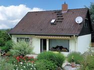 Einfamilienhaus mit großem Garten, Garage und Carport in Eckenhaid - Eckental