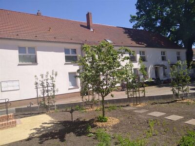 Jede Menge Potential: Mehrfamilienhaus mit Grundstück und Gewerbeanteil