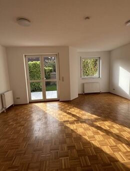 *COUNTRY HOME WITH XL CARPORT* Ideal for vehicle - Modern living with granny flat - Köngernheim