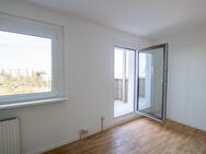1-Zimmerwohnung mit neuen Balkon und einer Singleküche - Halle (Saale)