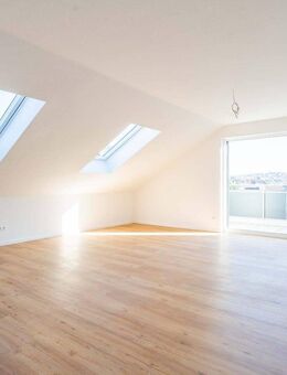 Erstbezug! Komfortable, große 3-Zimmer-Wohnung mit Balkon und TG-Stellplatz. - Backnang