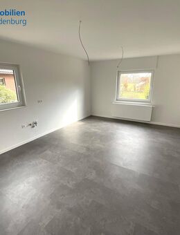 Schöne, große Erdgeschosswohnung mit Garage und Garten, zentrumsnah in Garrel! - Garrel