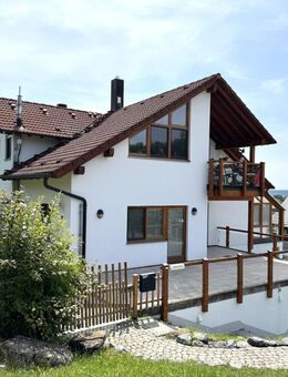 Repräsentatives Anwesen mit Indoor-Luxuspool in sonniger Halbhöhenlage - Bermatingen