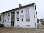 Einziehen und Wohlfühlen - Erdgeschosswohnung mit EBK, großer Terrasse u. Stellplatz in ruhiger Lage - Nürnberg