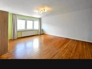 Uninahe 2ZKDB (auch als WG), Parkettboden, moderne Einbauküche - Duisburg