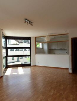 Schicke 2-ZKB-Wohnung mit Balkon und TG-Stellplatz - Homburg