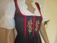 NEUw * ORIGINAL * Granny * VINTAGE * Nostalgie * Brauchtum * Folklore * Trachten * Stickerei * Volks- Oktoberfest * Dirndl- Kleid "SKANDAL" Gr. 34/ XS * dunkel- blau * rot * bunt * in 88499