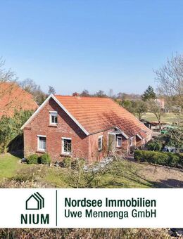 EBENERDIGES LANDHAUS MIT SCHEUNE IN SEHR RUHIGER LAGE MIT WEIDEBLICK. - Berumbur
