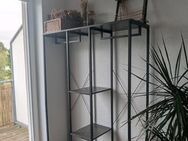 Offener Kleiderschrank - Wismar