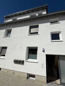 Erstbezug nach Sanierung - 3 Zimmer-DG-Wohnung in guter Lage - Olching
