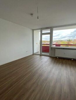 Helle 2-Zimmerwohnung mit Balkon - Langen (Hessen)