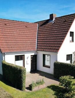 Wohnhaus mit zwei Wohneinheiten - Mitten in Wyk auf Föhr - Wyk (Föhr)