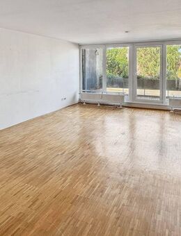 Attraktive 2-Zimmer-Wohnung mit eigenem Eingang, Schwimmbad und Sauna in Davenstedt - Hannover