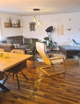Moderne 3,5 Zimmer-Wohnung mit Balkon und Garage in Langenau - Langenau