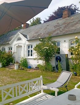 Herrschaftl. Anwesen, Alleinlage 250 qm, Privatweg, eigener Wald, 2 moderne helle Häuser, 9 Min vom Strand, Blick auf einen kleinen See, 1200 qm Scheunen (ausbaufähig), 1,1 Ha Land in 6500 Vojens DÄNEMARK, - Flensburg