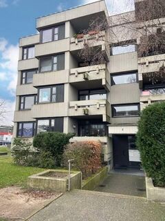 vermietete 4-Zimmer-Wohnung mit 2 Balkonen und eigenem Garten