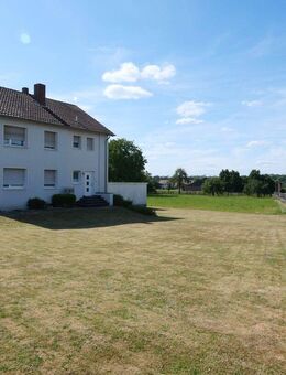 Zweifamilienhaus mit Ausbaupotential und großem Grundstück - Büren
