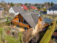Inkl. Einbauküche, zwei Bädern, Rollladen, Kamin, Balkon, Carport: Einfamilienhaus in Fredersdorf - Fredersdorf-Vogelsdorf
