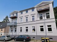 !! 5-Zimmer- Whng., 2 Bäder, Balkon, Garage, Stellplatz und Garten !! - Hartmannsdorf (Sachsen)