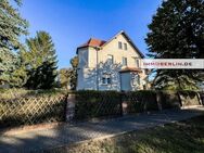 IMMOBERLIN.DE - Charaktervolles Ein-/Zweifamilienhaus mit Villenflair, Sonnengarten und Potential in angenehmer Lage - Liebenwalde