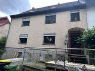 Großzügige Doppelhaushälfte in Warburg-Dalheim, renovierungsbedürftig - Warburg (Hansestadt)