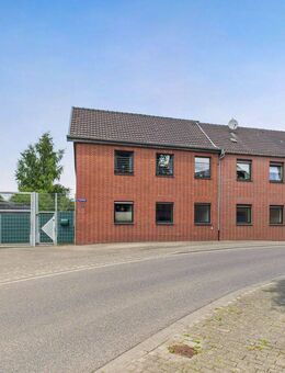 Einfamilienhaus mit Einliegerwohnung und vielseitig nutzbaren Kfz-Hallen in Hückelhoven-Altmyhl - Hückelhoven